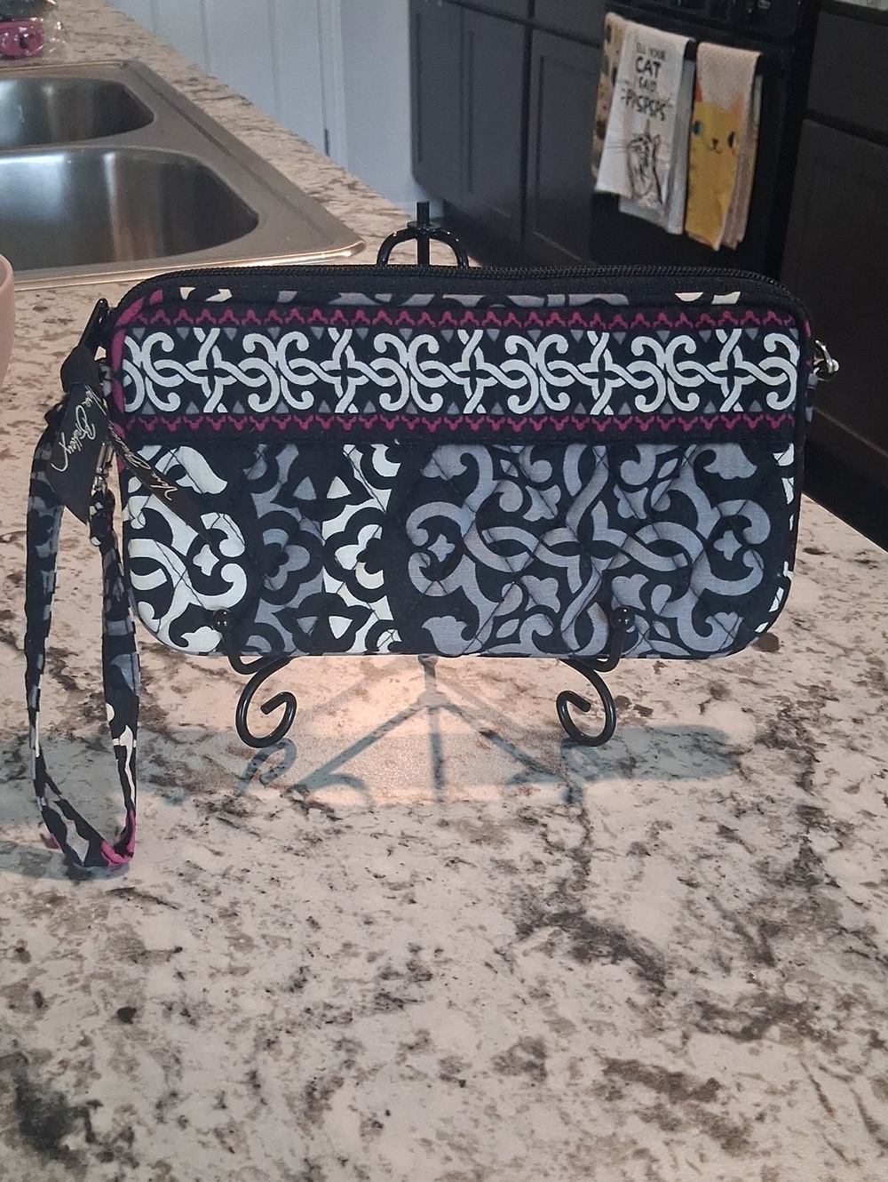 Vera Bradley Cantebury Magenta Pattern Wristlet *retired*